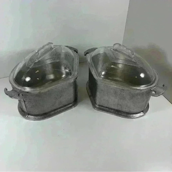 Set of 2  vintage 30s cast aluminum Guardian Service triangular casserole dishes - Picture 1 of 9